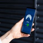 Le VPN vous aide à garder confidentiel vos données client. Il agit comme une barrière de protection contre les malwares.